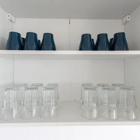 Apartment Raj Living - Monteurwohnung - 2 Schlafzimmer - Wohnzimmer - Kueche - Balkon - Waschmaschine - 25 Min Zur Messe Dus Heiligenhaus