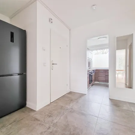 Tolstov Apartments - Monteurwohnung - 3 Schlafzimmer - Kueche - Balkon - Waschmaschine - 25 Min Zur Messe Dus *