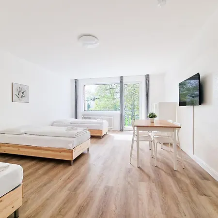 Tolstov Apartments - Monteurwohnung - 3 Schlafzimmer - Kueche - Balkon - Waschmaschine - 25 Min Zur Messe Dus * Heiligenhaus