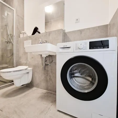 Apartamento Tolstov Apartments - Monteurwohnung - 3 Schlafzimmer - Kueche - Balkon - Waschmaschine - 25 Min Zur Messe Dus *