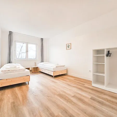Apartment Raj Living - Monteurwohnung - 2 Schlafzimmer - Wohnzimmer - Kueche - Balkon - Waschmaschine - 25 Min Zur Messe Dus Heiligenhaus